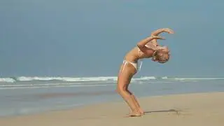 Yoga Bridge Pose 😲
