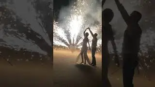 Свадьба Биосфера Калуга. Красивое завершение вечера. Холодные фонтаны, вертушки, веер.