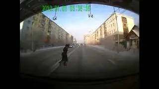 Якутск, женщина-пешеход попала под автобус