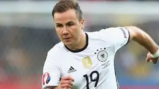 Borussia Dortmund re-sign Gotze
