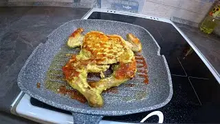 Цыплёнок жаренный на сковороде .