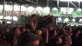 Girls on shoulders 5 21