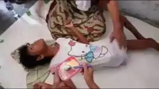 SUBHANALLAH????anak ini di tinggal keluarganya, mohon agar pihak terkait bisa membantu.
