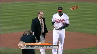 2011/09/28 Jones honored by Orioles