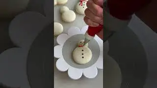 Snowman Macarons ⛄️