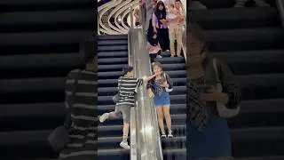 Cara di kejar sama cewek cantik🤣 