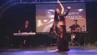 Yamile junto a la Orquesta Marrakech