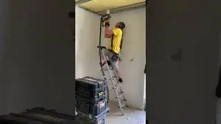 В работе Перфоратор DeWALT DCH274P2