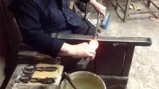 лошадь