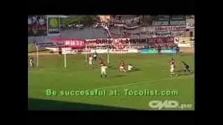 Peruvian defender scores embarrassing own goal, Renzo Reaños soccer autogoal , football