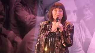 Лариса Лужина читает стих о фильме 
