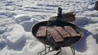 Русский завтрак на рыбалке. Russian food. Easter