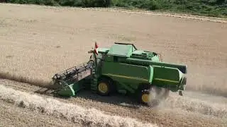 Jonh deere 9560i  cosechando trigo r1