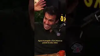 KARL MAX PREGADO NA PAREDE DA SALA DE AULA - PABLO MARÇAL