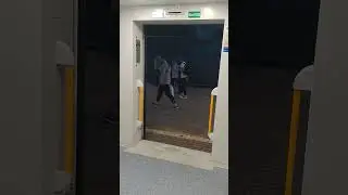 Осторожно двери закрываются! Следующая остановка: Новохохловская (Эп2д-0151 ; Курское направление)