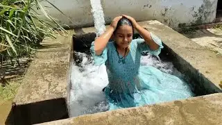 ट्यूबवेल में नहा कर आया बहुत मजा || 