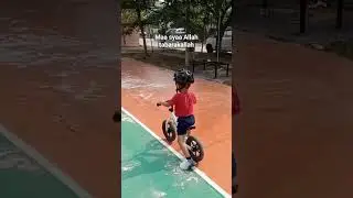 Little io Belajar sepeda #balancebike #pushbike