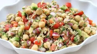 Ensalada de garbanzos con atún y aguacate  - Recetas de Laylita