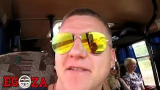 Съёмки фильма Едем в автобусе на локацию