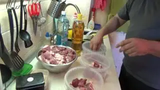 Завтрашний Шашлык в ПИВЕ. Примариновали 4 кг свиной шеи.