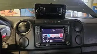 VW Amarok 16r. wymiana RCD210 na DISCOVER MEDIA PQ,  VW Amarok CarPlay / Android Auto.