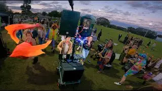 Spontaneous Mobile DJ turns up the 🔥