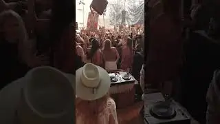 Loving this “I Want to Know What Love Is” remix played an event in Lisbon, Portugal!
