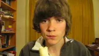 Justin Bieber, KILLED BY A BANANA!