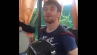 Чеченец " Марина марина" поет от души