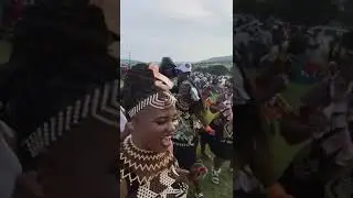LAPHAKE BEKUWu MHLAKA 28 DECEMBER SIYOBUNGAZA ULUVE ...SPRAY SAMII SAFIKA SANUKAAA INKUNDLAAA YONKEE
