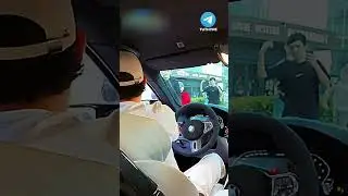 Ахмеда окружила толпа подписчиков за 1 минуту 