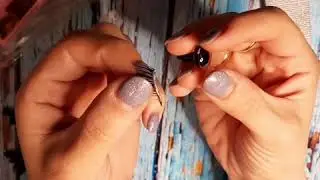 Приклеиваем реснички клеем момент Кристалл. Глазки трапеция и полусфера.
