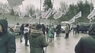 Толпа протестующих почти окружила дачу Зеленского: ему пришлось бежать через боковой выезд