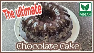 Make this VEGAN Chocolate Cake in 10 minutes (Dairy & Egg FREE) #veganchocolatecake