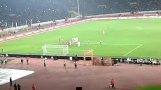 من المدرجان ضربة جزاء الضائعة من اشرف بنشرقي