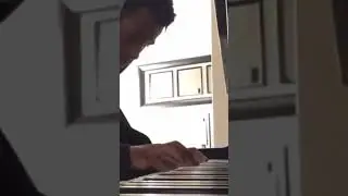 Xxxtentacion plays the piano