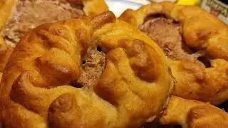 Беляш, перемяч или ватрушка с мясом