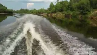 На моторке по реке Усте.