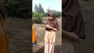 rahma & sifa menemukan telor aneh dipantai.#shortvideo #semuaorang #trendingshorts