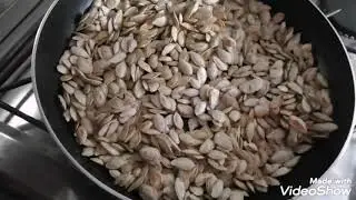 How to make golden pumpkin seeds with salt (step by step)