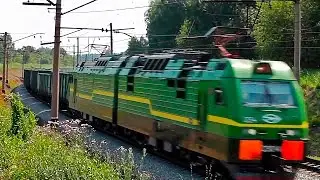 Электровоз 2ЭС4к-034 с грузовым поездом