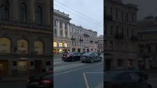 Санкт-Петербург сегодня, конец ноября 2022 года. Невский проспект. Гостиный двор.