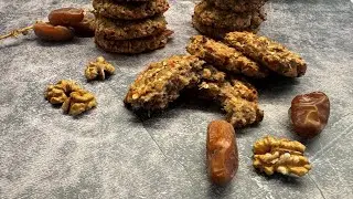 super easy Vegan Oatmeal-Date Cookies (no flour!)