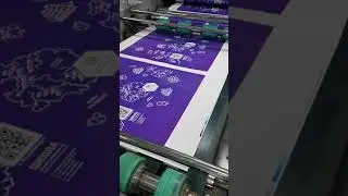 Ламинация листов перед приклеиванием на коробку.