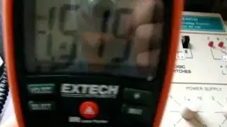 Flashing LED Solderless with different capacitor.MPG