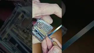 Clear padlocks can be fun for beginners 😎👍🏻