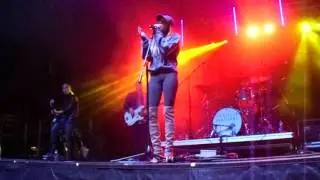 Danielle Bradbery live part 2 @ Clem