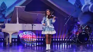 СНЕГУРОЧКА СЫГРАЛА НА СКРИПКЕ 6 НОВОГОДНИХ МЕЛОДИЙ 🎻🎄