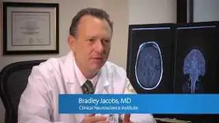 What are the symptoms of ALS?