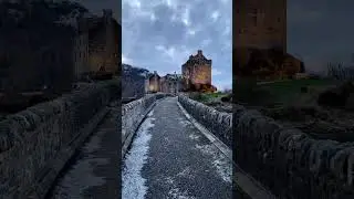 The stunning Eilean Donan Castle in Scotland // Scottish Highlands